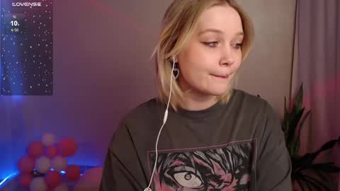 Snapshot of 0uralexa chatting on 12-17-24, 09:38 Alexa online show from 12-17-24, 09:38