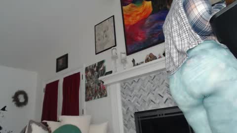 Aurora Willows online show from 03-10-25, 11:21