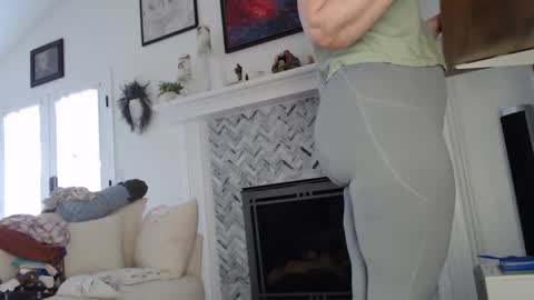 Aurora Willows online show from 10-02-25, 02:46