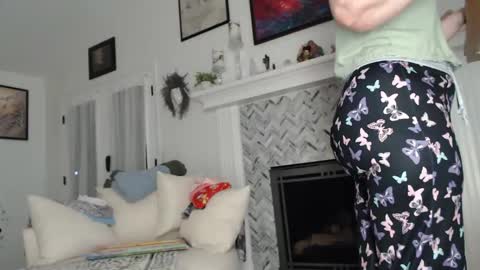 Aurora Willows online show from 10-26-25, 12:11