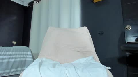 kim 04suarez online show from 01-11-25, 09:04