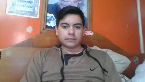 Snapshot of 12agus98 chatting on 10-05-25, 07:01 12agus98 online show from 10-05-25, 07:01