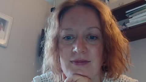 Snapshot of 12ennie chatting on 09-17-25, 06:26 12ennie online show from 09-17-25, 06:26