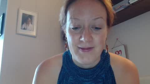 Snapshot of 12ennie chatting on 09-23-25, 06:16 12ennie online show from 09-23-25, 06:16