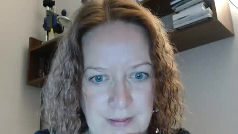 Snapshot of 12ennie chatting on 10-15-25, 06:46 12ennie online show from 10-15-25, 06:46