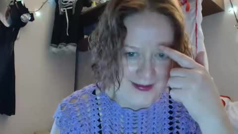 Snapshot of 12ennie chatting on 11-12-25, 07:42 12ennie online show from 11-12-25, 07:42