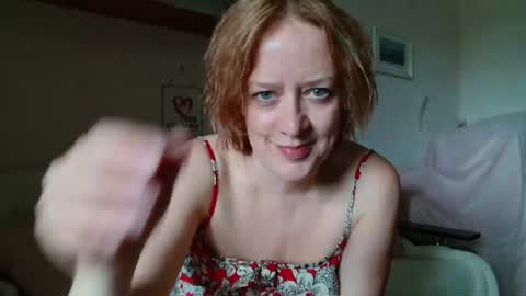 Snapshot of 12ennie chatting on 06-04-26, 07:47 12ennie online show from 06-04-26, 07:47