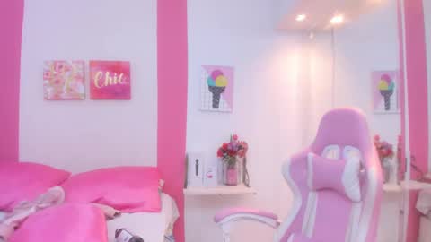 Snapshot of 15_scarlette chatting on 01-24-25, 06:57 Scarlette online show from 01-24-25, 06:57