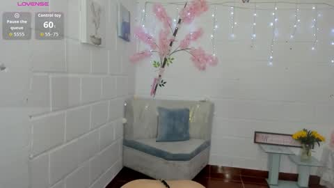 stef read my description online show from 10-19-25, 07:58