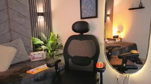 anya online show from 12-15-25, 08:02