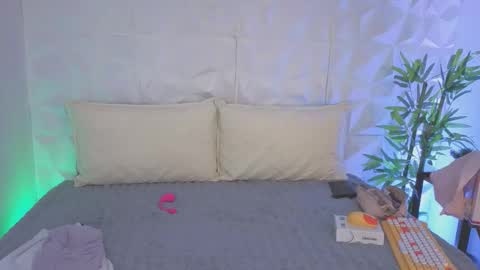 anya online show from 12-20-25, 07:54