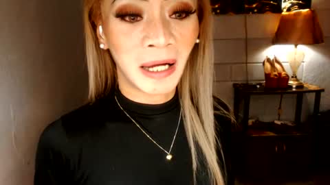 Snapshot of 1bigsurprise4you chatting on 06-13-26, 09:02 angel online show from 06-13-26, 09:02