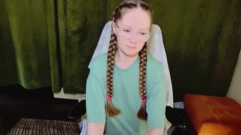 Snapshot of 1goldilocks chatting on 02-14-26, 03:20 online show from 02-14-26, 03:20