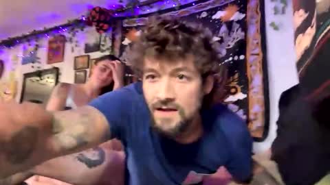 Snapshot of 1hugecumshots69 chatting on 10-11-25, 03:17 Daddy online show from 10-11-25, 03:17