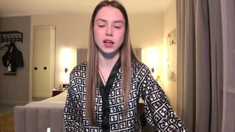 Lily 3 online show from 12-13-24, 07:32