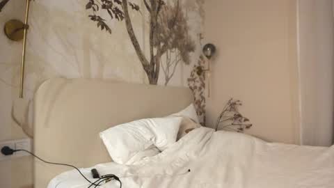 Lily 3 online show from 09-09-25, 04:17