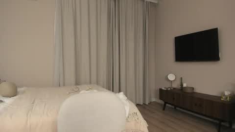 Lily 3 online show from 09-27-25, 06:57