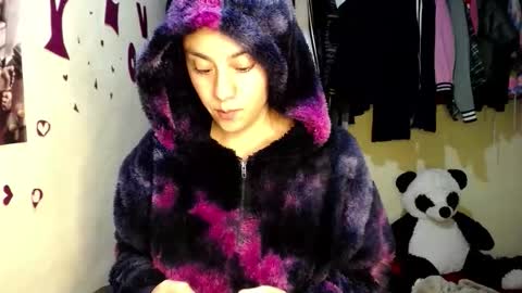 Snapshot of 1kandylove chatting on 10-20-25, 02:23 1kandylove online show from 10-20-25, 02:23