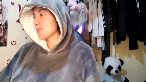 Snapshot of 1kandylove chatting on 10-29-25, 02:25 1kandylove online show from 10-29-25, 02:25