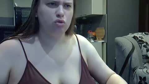 Snapshot of 1lindsey1 chatting on 09-18-25, 02:52 1LINDSEY1 online show from 09-18-25, 02:52