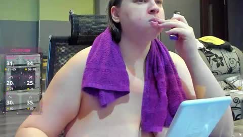 Snapshot of 1lindsey1 chatting on 09-29-25, 08:08 1LINDSEY1 online show from 09-29-25, 08:08