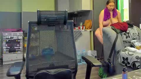 Snapshot of 1lindsey1 chatting on 10-04-25, 01:53 1LINDSEY1 online show from 10-04-25, 01:53