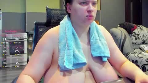 Snapshot of 1lindsey1 chatting on 10-14-25, 03:29 1LINDSEY1 online show from 10-14-25, 03:29