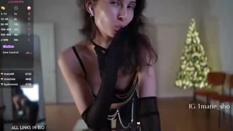 Marie online show from 12-20-25, 07:10