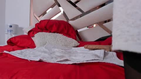 Luisa online show from 02-09-25, 01:03