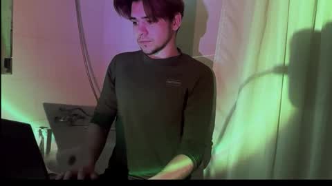 Snapshot of 1roberttt chatting on 10-14-25, 12:22 1roberttt online show from 10-14-25, 12:22