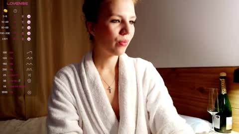 Snapshot of 1slavicdoll chatting on 09-14-25, 01:05 VICTORIA online show from 09-14-25, 01:05