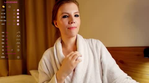 Snapshot of 1slavicdoll chatting on 09-28-25, 01:11 VICTORIA online show from 09-28-25, 01:11