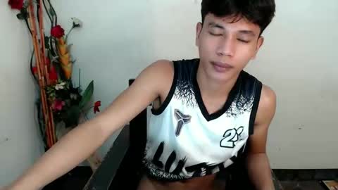 Snapshot of 1sweetloverxx chatting on 12-15-25, 01:43 1sweetloverxx online show from 12-15-25, 01:43