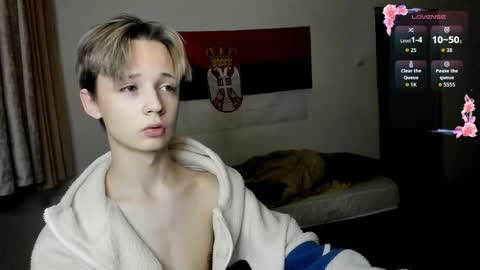 Milos online show from 10-10-25, 03:49