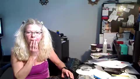 Snapshot of 1xtrahornyone chatting on 02-14-26, 07:21 Susan online show from 02-14-26, 07:21