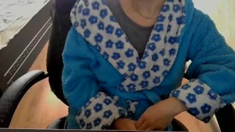 Snapshot of 1your_hot_girls chatting on 02-17-25, 10:51 1your_hot_girls online show from 02-17-25, 10:51