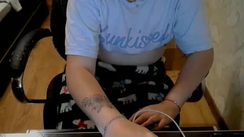 Snapshot of 1your_hot_girls chatting on 10-25-25, 06:57 1your_hot_girls online show from 10-25-25, 06:57