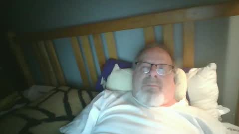 Snapshot of 2003dynawideglide chatting on 11-24-25, 03:28 2003dynawideglide online show from 11-24-25, 03:28