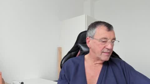 Henk online show from 01-01-25, 01:37