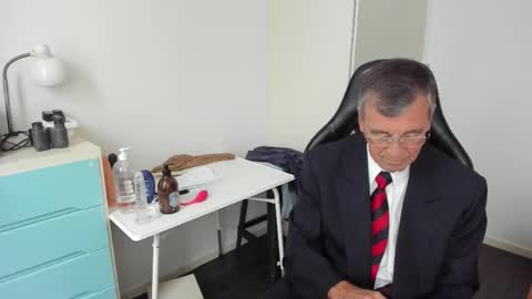 Henk online show from 11-28-25, 12:08