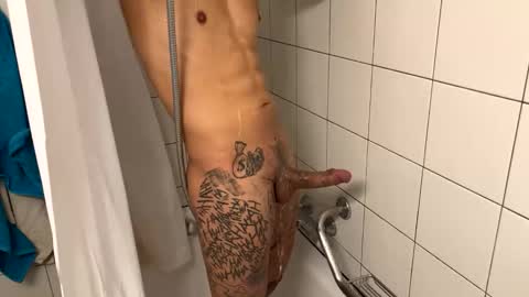 Snapshot of 2025rob chatting on 11-05-25, 05:24 2025rob online show from 11-05-25, 05:24