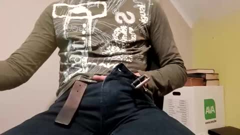 Snapshot of 22_acacia_avenue chatting on 01-06-26, 06:44 22_acacia_avenue online show from 01-06-26, 06:44