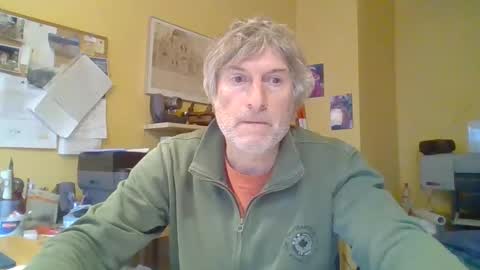 22esserre online show from 10-28-25, 03:47