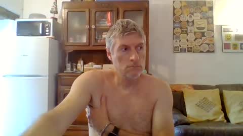 Snapshot of 22esserre chatting on 06-24-26, 11:53 22esserre online show from 06-24-26, 11:53