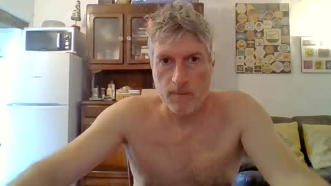 Snapshot of 22esserre chatting on 06-25-26, 11:37 22esserre online show from 06-25-26, 11:37