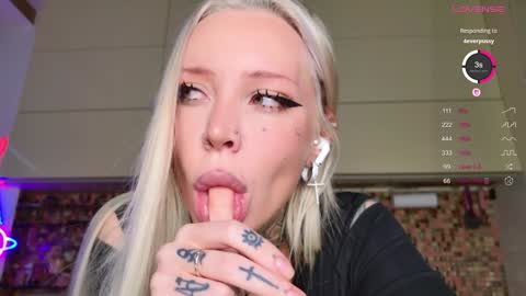 Snapshot of 2badforyou chatting on 11-27-25, 11:45 30 NOV online show from 11-27-25, 11:45