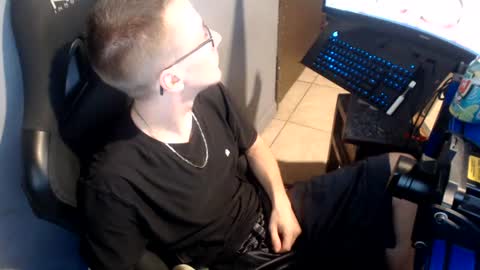 Snapshot of 2big2hype chatting on 06-17-26, 02:03 cheif online show from 06-17-26, 02:03