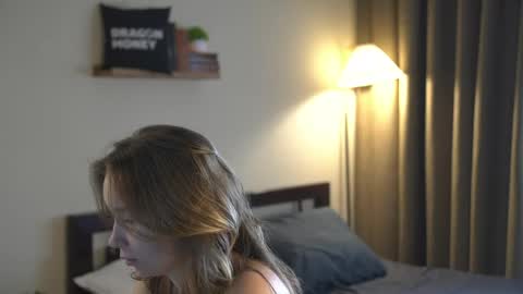 Snapshot of 2girls_1dream chatting on 04-23-26, 06:14 Elley online show from 04-23-26, 06:14