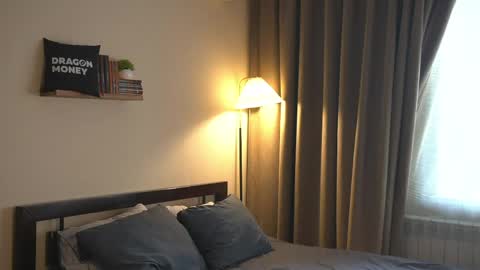 Snapshot of 2girls_1dream chatting on 04-27-26, 02:15 Elley online show from 04-27-26, 02:15