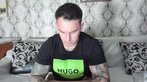 2sexymuscles online show from 03-06-25, 08:37